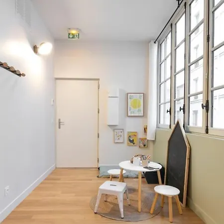 Spacious Industrial-style Loft Paris