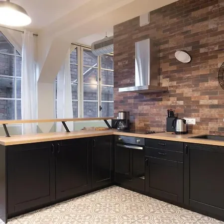 Spacious Industrial-style Loft *